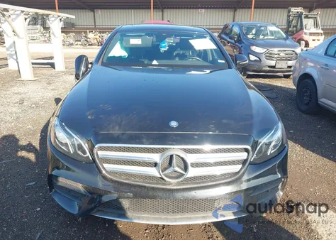 2017 Mercedes-Benz E 300 4Matic из США, поврежденный, VIN WDDZF4KB4HA062332